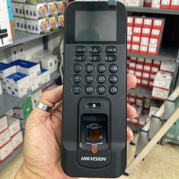 Máy Chấm Công Hikvision DS-K1T804AMF - Thẻ Mifare, Có Wifi